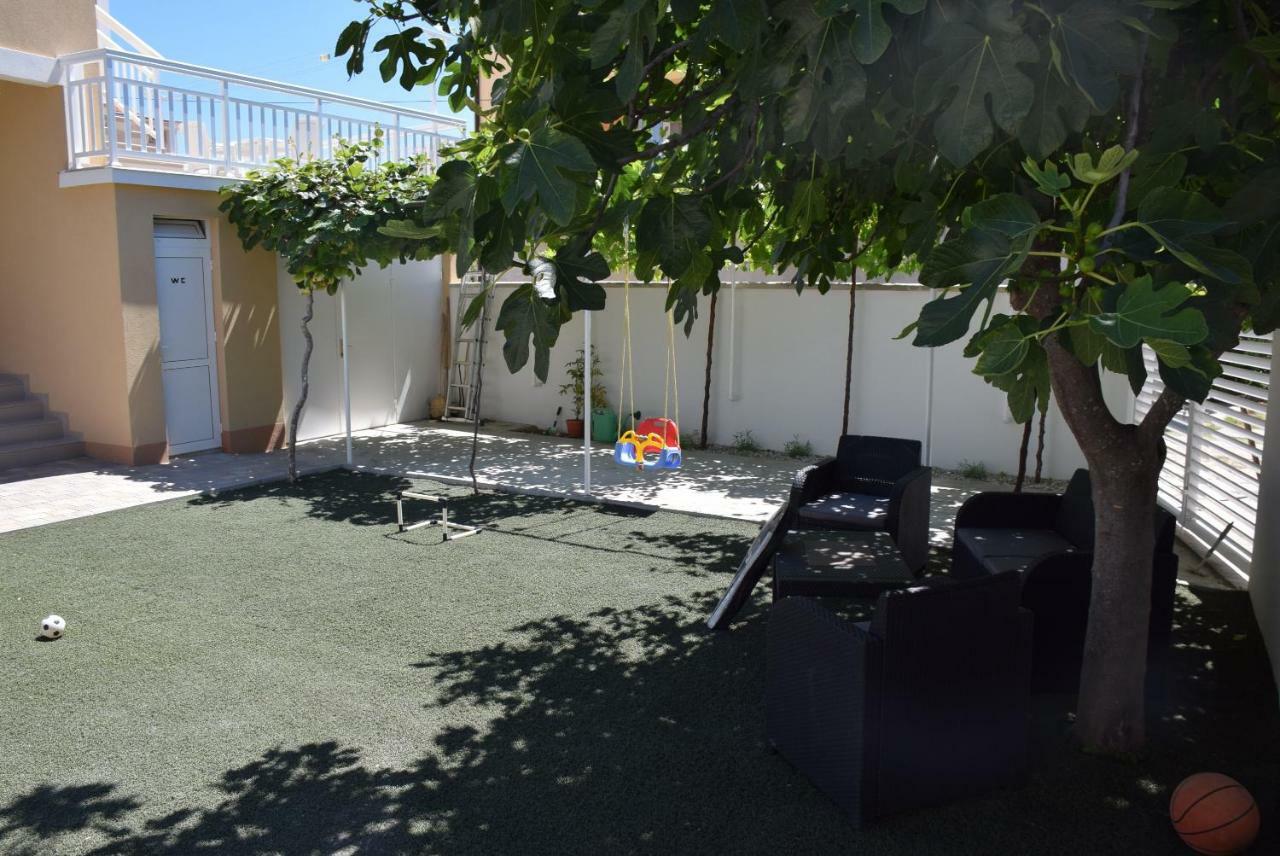 Apartments Zelic Vodice Exterior photo