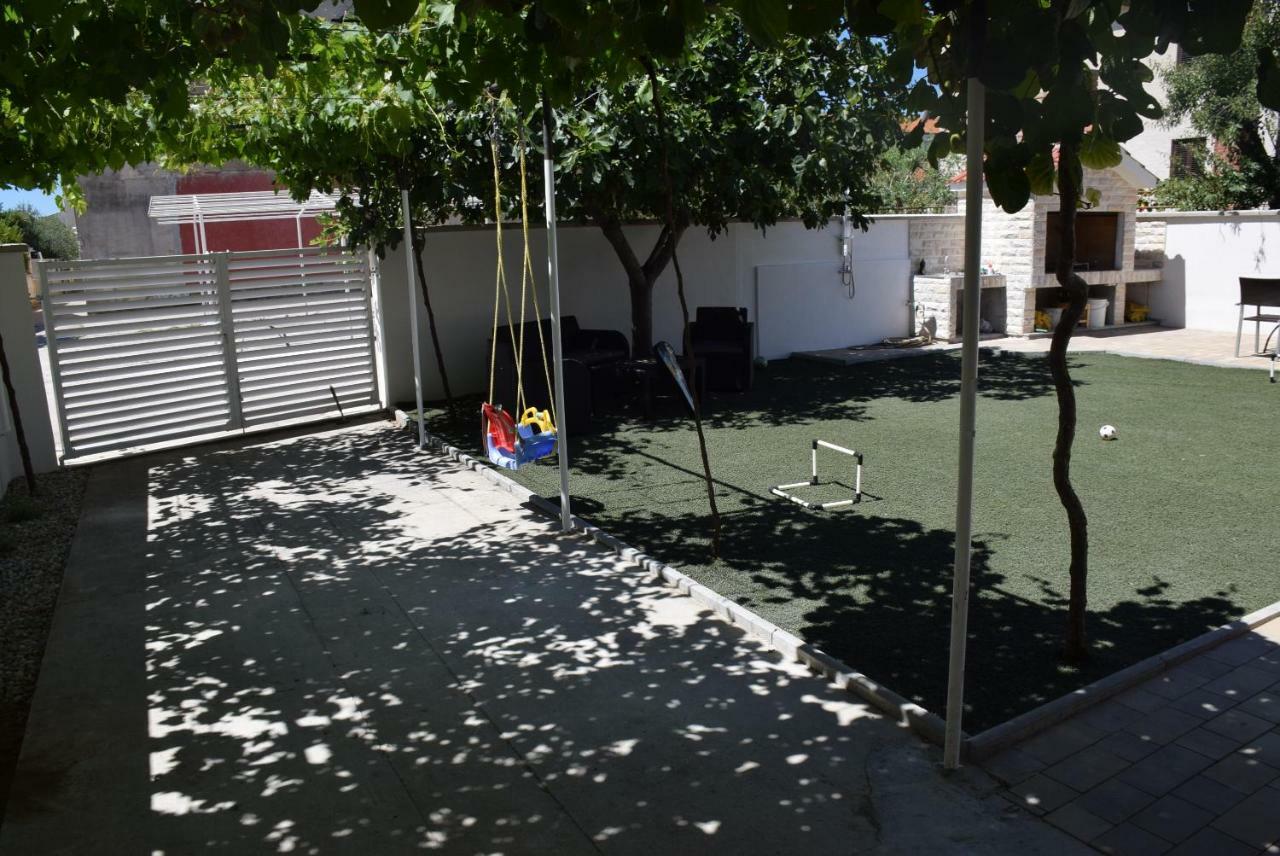 Apartments Zelic Vodice Exterior photo